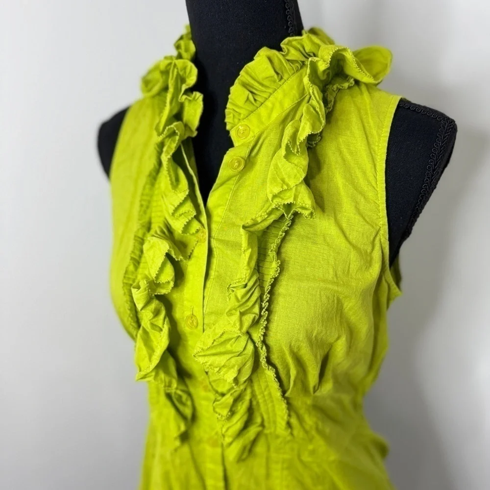 Eci Green Ruffle Sleeveless Button Up Blouse (S)